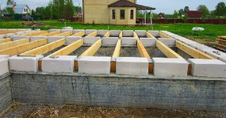 Фундамент для дома Краснотурьинск. Заказать под ключ цена от 3254 руб/м3
